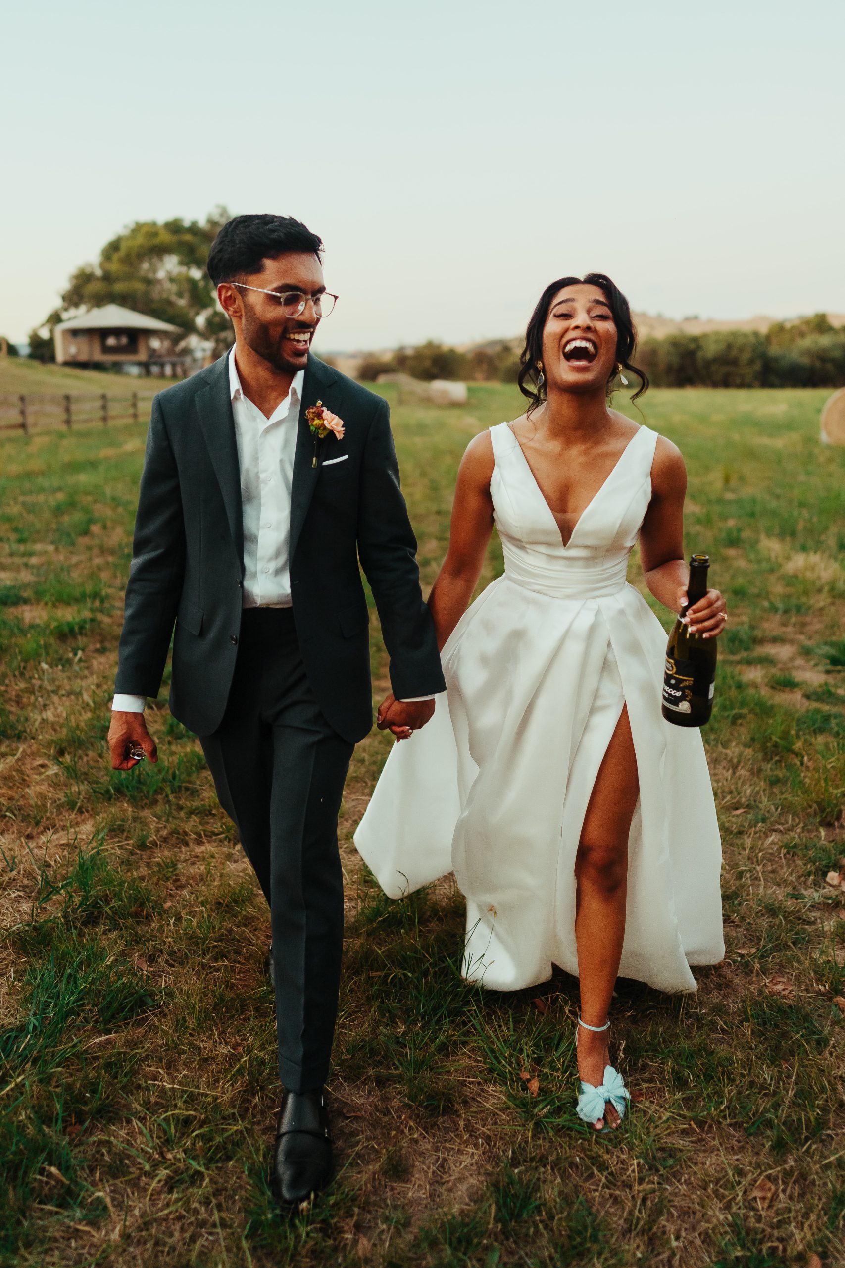 Country wedding photo idea