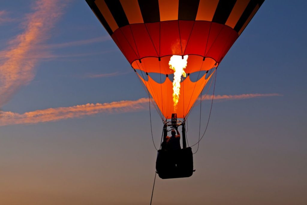 Hot air balloon ride in Yarra Valley